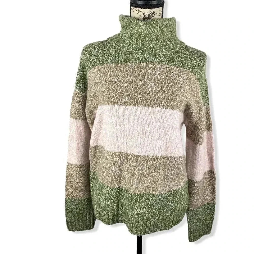 Olivia Sky turtleneck pullover sweater